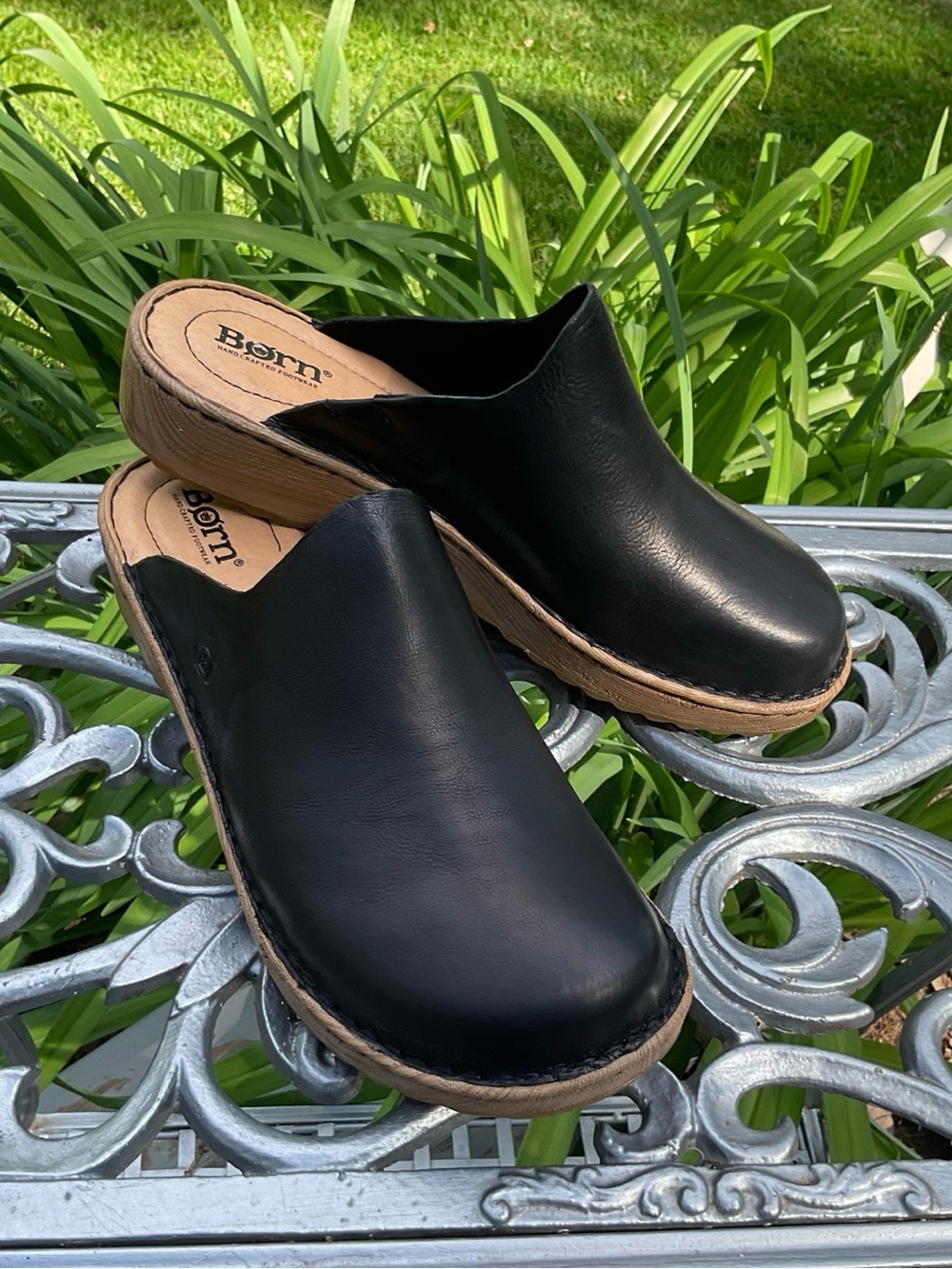 Born black leather Andy clogs women’s size 9 M